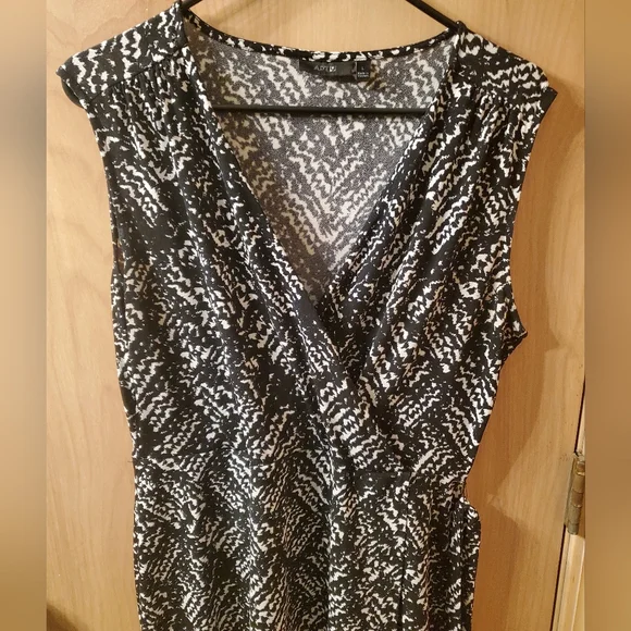 Apt 9, size L, sleeveless dress, knee length - Picture 4 of 7